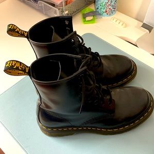 Dr. Martens 1460 SMOOTH LEATHER LACE UP BOOTS